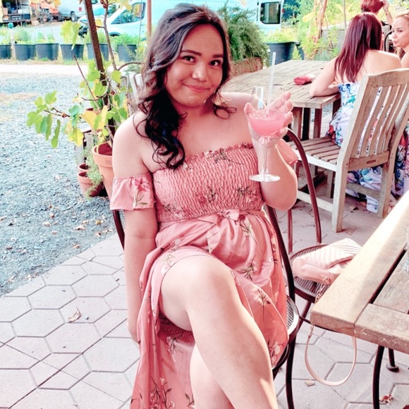 Meet your Posher, Maylu! - Picture 2 of 7